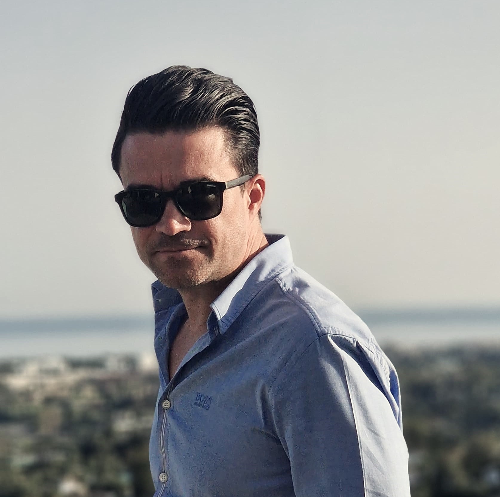 Me-header-image